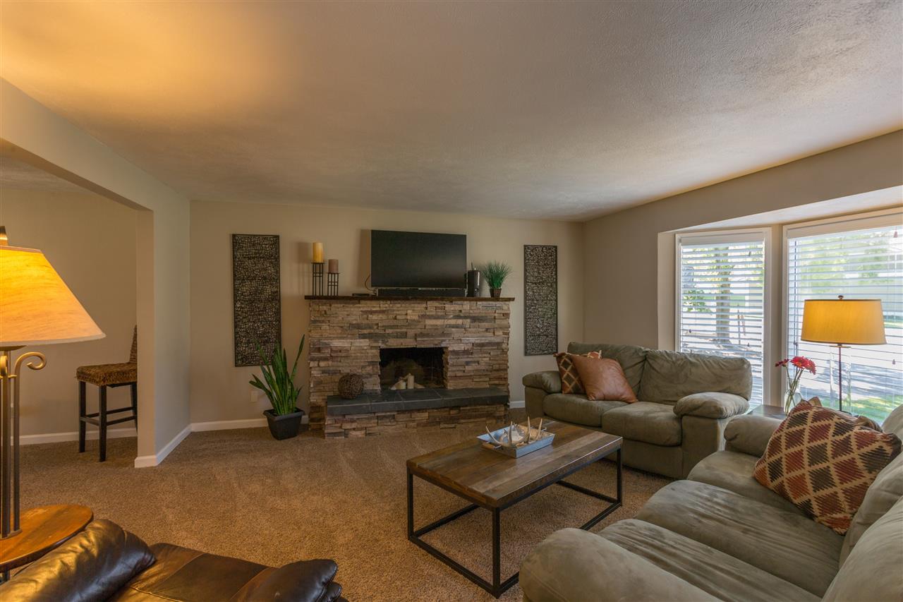 205 East Elcliff Road Spokane, WA 99218 - Photo 3 of 19