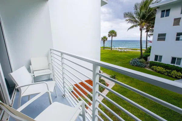 $299,000 | 1043 Hillsboro Mile, Unit 18C, Hillsboro Beach, FL 33064