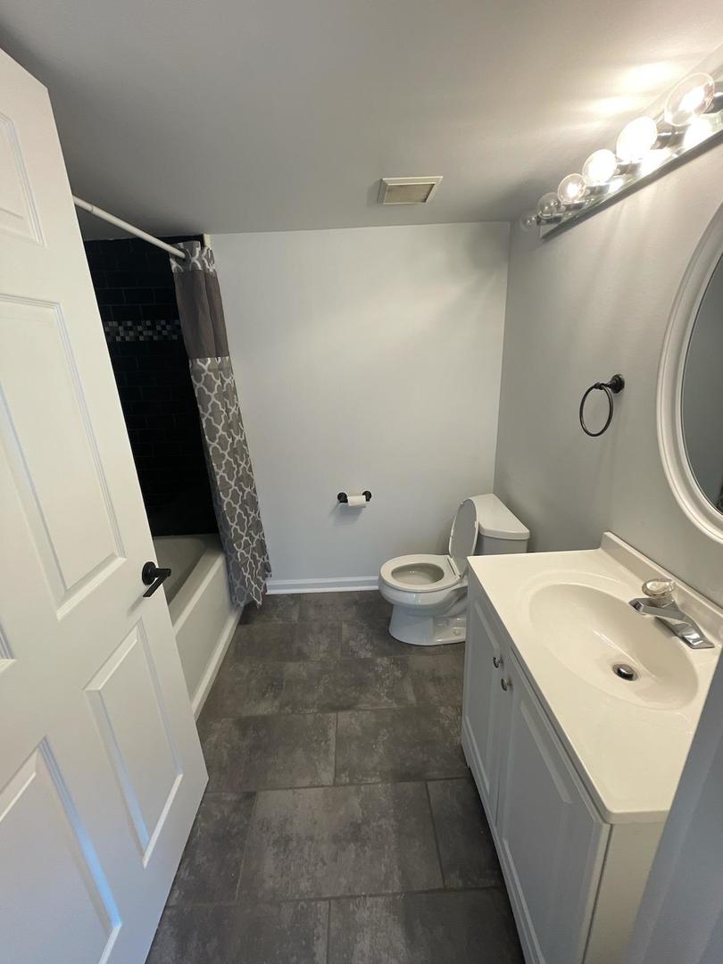 6248 South Gullikson Road, Unit 2D Chicago, IL 60638 - Photo 11 of 16