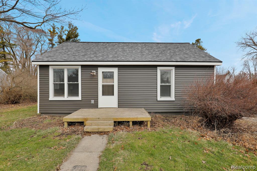 315 East Meier Street Capac, MI 48014 - Photo 2 of 18