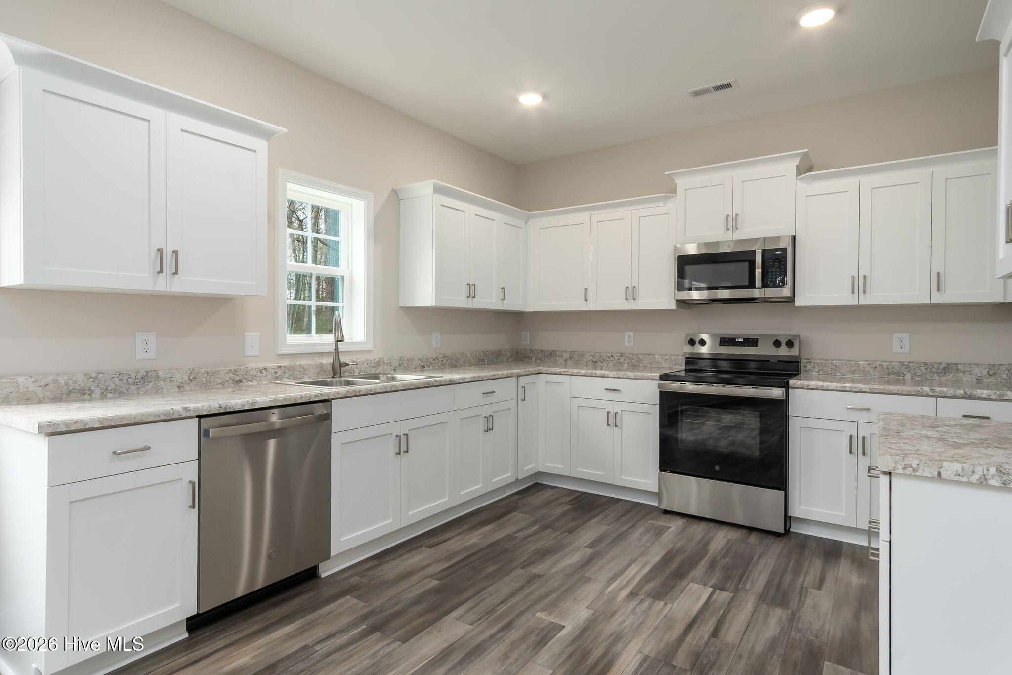 213 Brighttown Road Maysville, NC 28555 - Photo 16 of 45 Kitchen