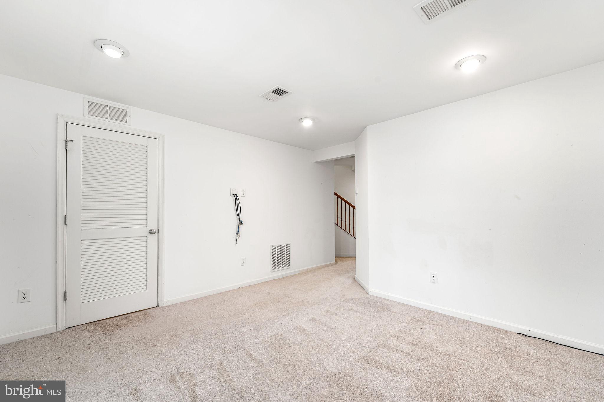 22 River Lane Delanco, NJ 08075 - Photo 10 of 43 an empty room with a natural light