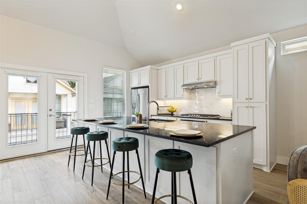 8117 Radnor Road Dallas, TX 75231 - Photo 9 of 29