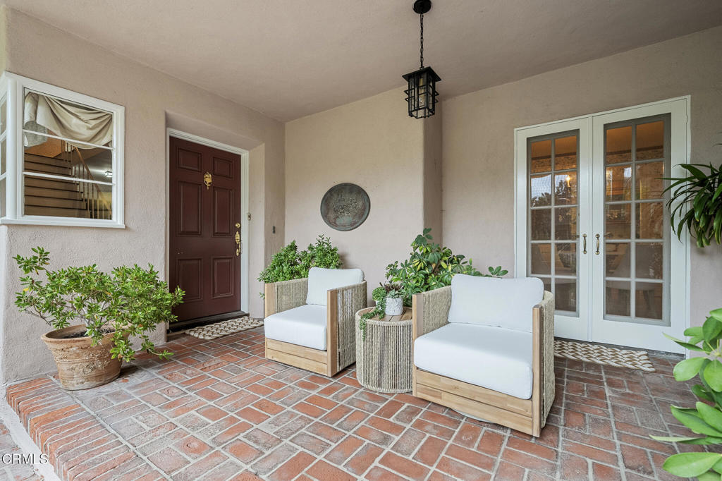 951 Laguna Road Pasadena, CA 91105 - Photo 3 of 50 DSC01499