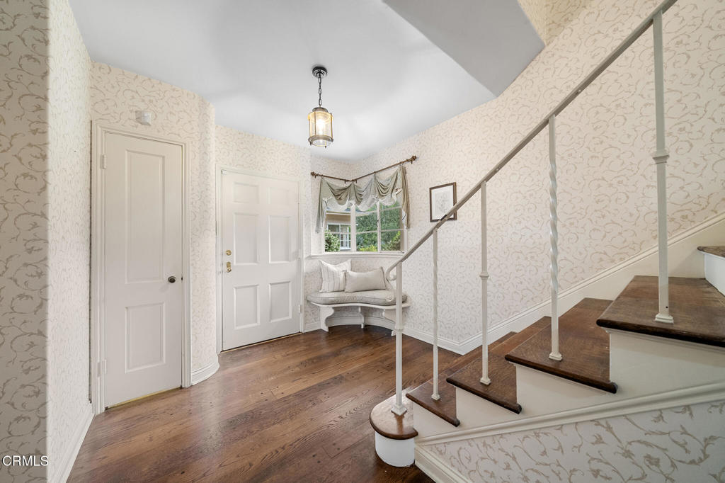 951 Laguna Road Pasadena, CA 91105 - Photo 4 of 50 DSC01489