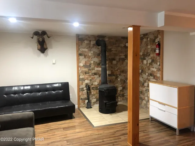 $2,000 | 1987 Glacier Drive, Blakeslee, PA 18610