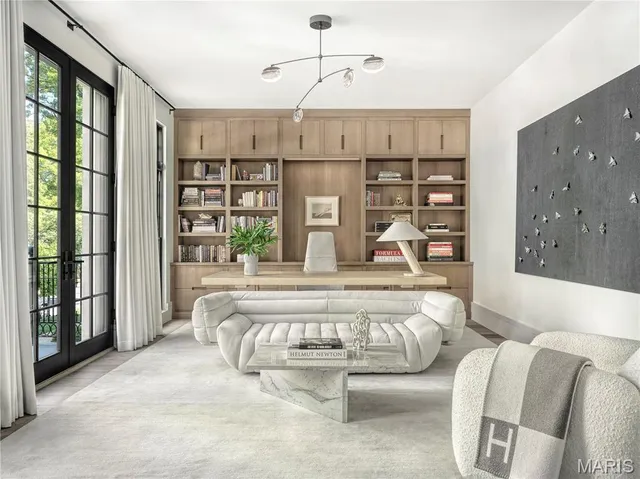 $9,950,000 | 132 North Brentwood Boulevard, Clayton, MO 63105