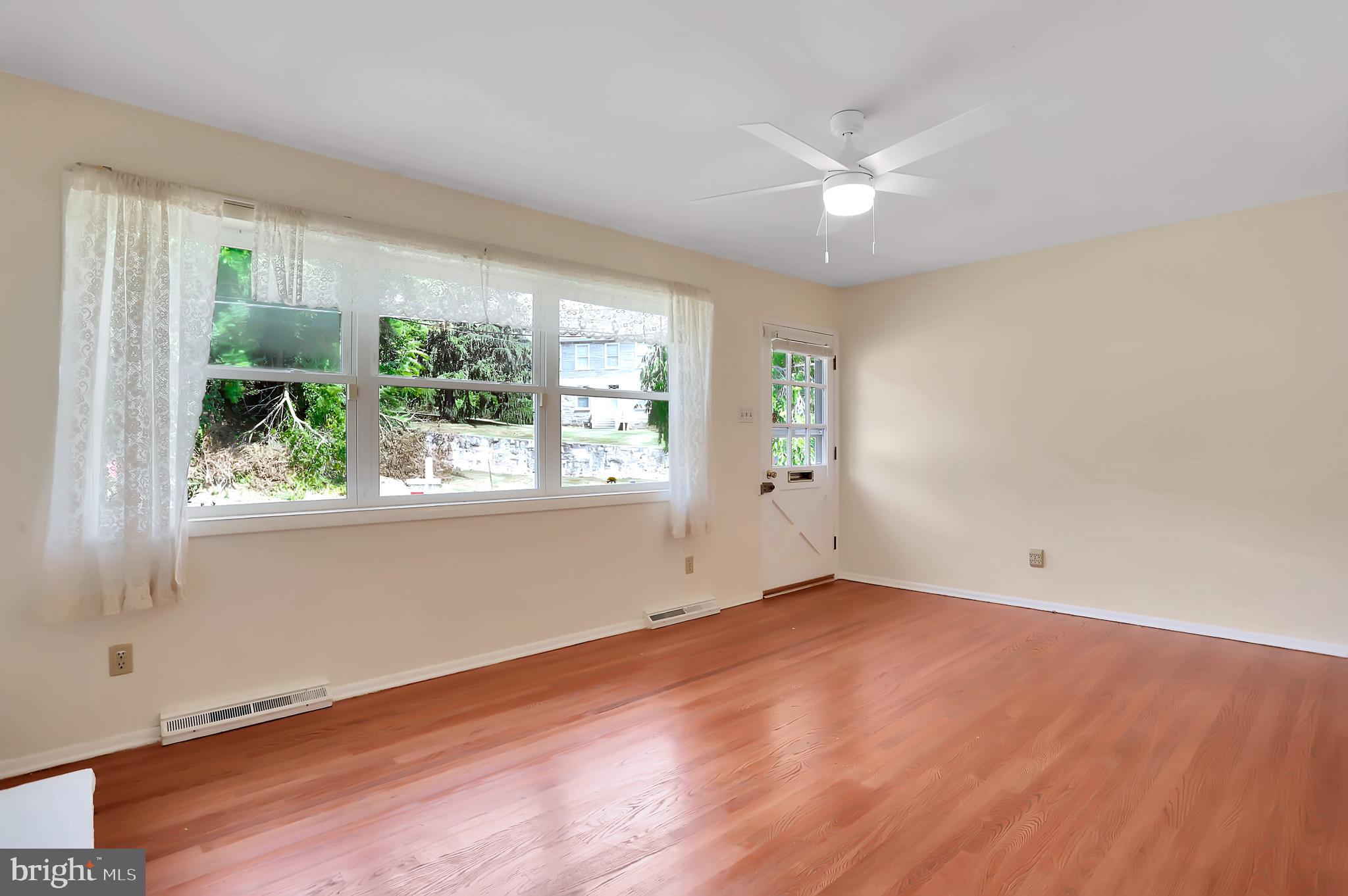 639 Security Road Hagerstown, MD 21740 - Photo 6 of 31 Bathed in light