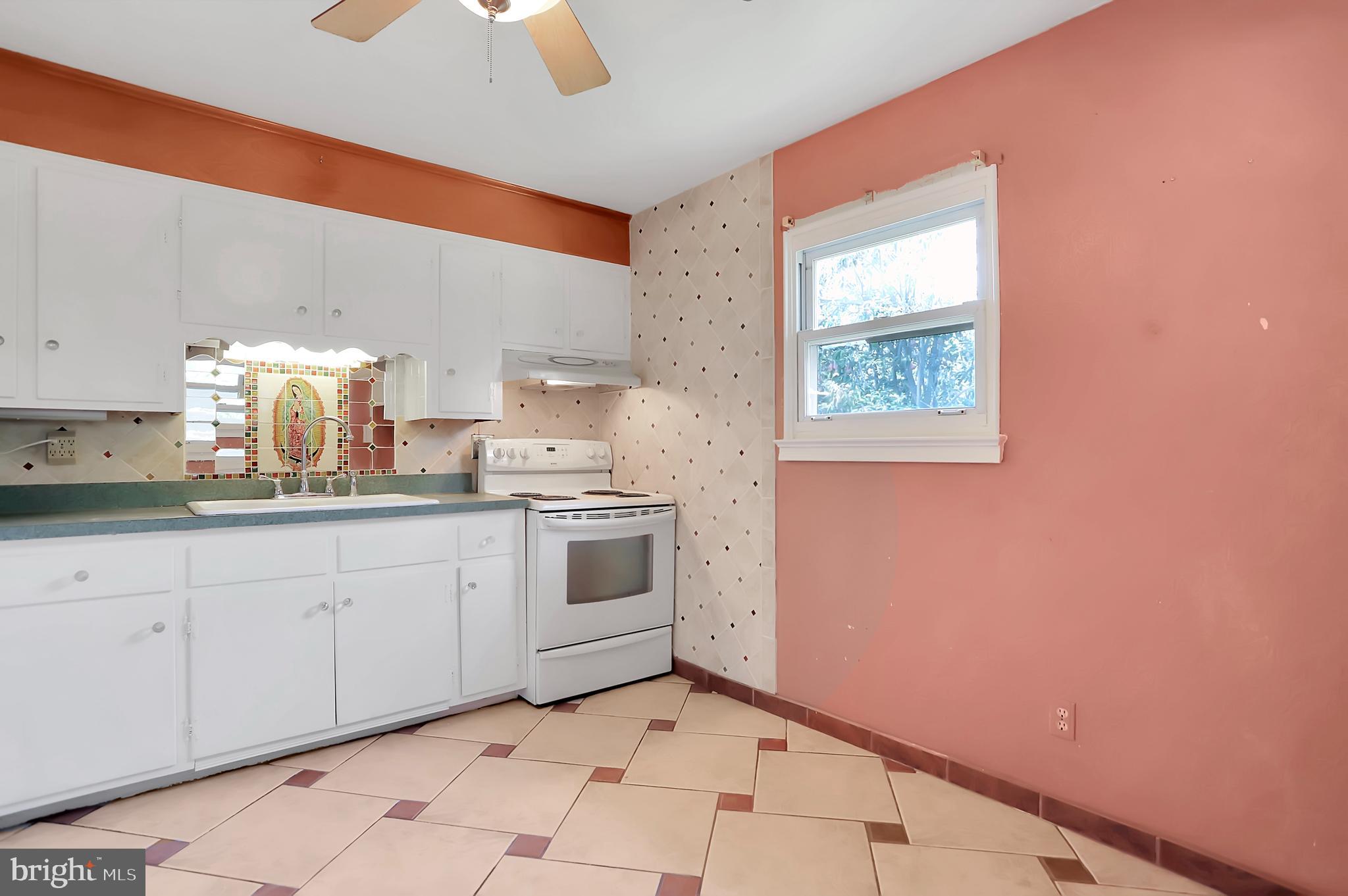 639 Security Road Hagerstown, MD 21740 - Photo 8 of 31 Ceramic custom tile work