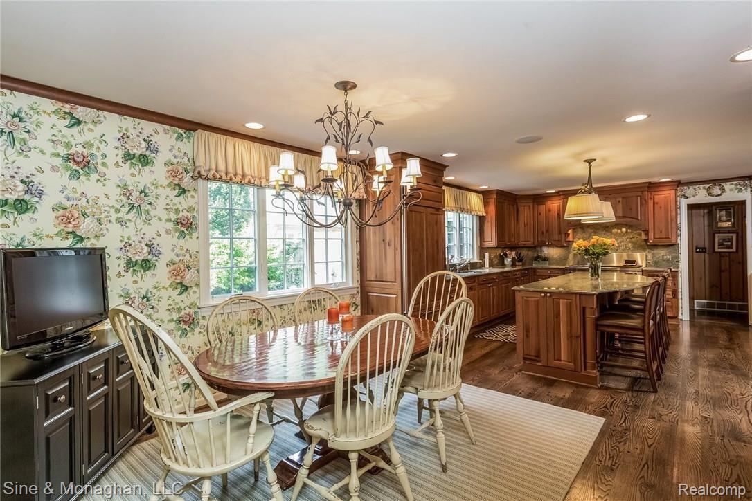 157 Kenwood Road Grosse Pointe, MI 48236 - Photo 14 of 84 014-Breakfast_Nook-3257675-medium.jpg