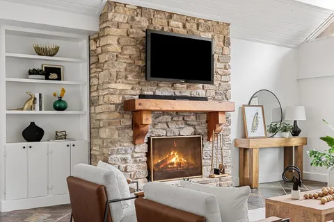 $499,000 | 411 Lakeway Drive, Lakeway, TX 78734