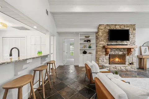 $499,000 | 411 Lakeway Drive, Lakeway, TX 78734