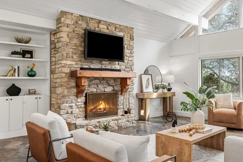 $499,000 | 411 Lakeway Drive, Lakeway, TX 78734