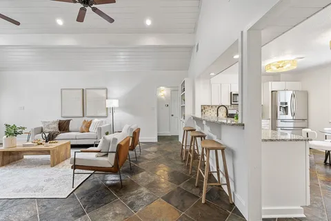 $499,000 | 411 Lakeway Drive, Lakeway, TX 78734