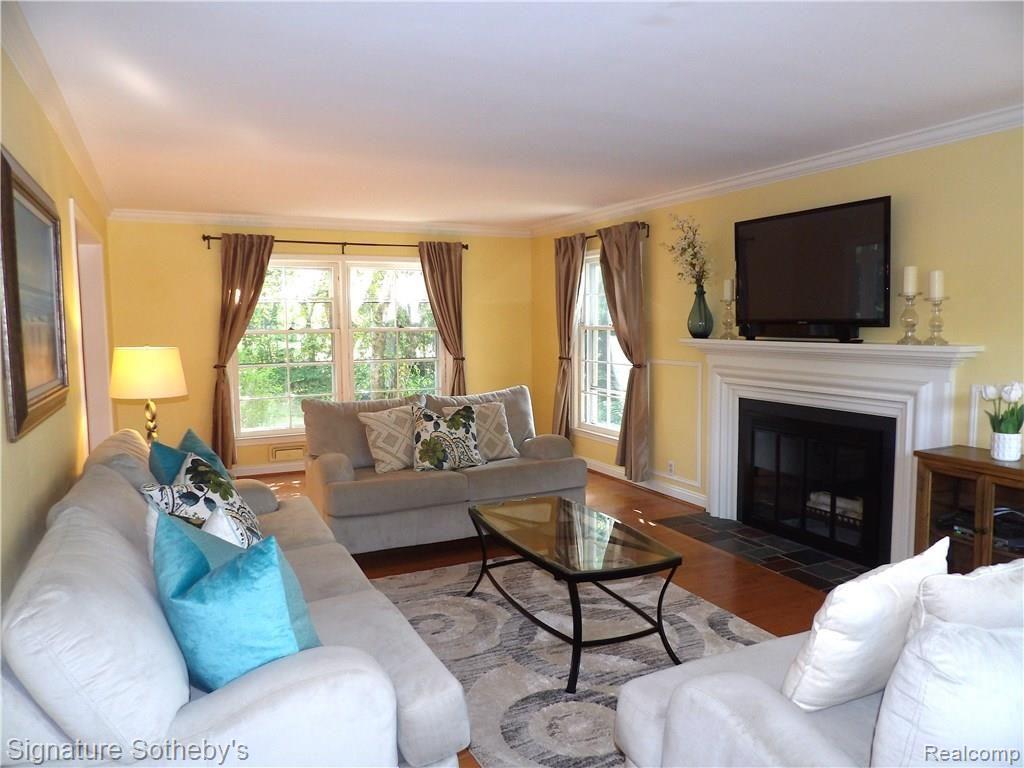 135 Overhill Road Bloomfield Hills, MI 48301 - Photo 4 of 28 4.JPG