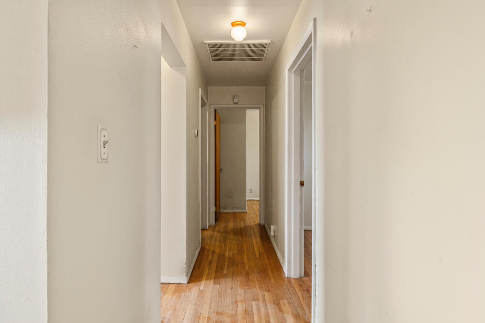 1460 Joe Wright Road Klamath Falls, OR 97603 - Photo 28 of 78 1460JoeWrightRdInterior-18