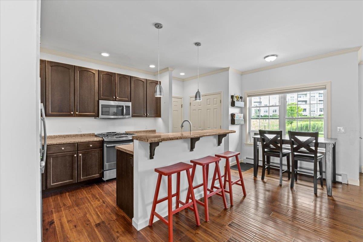 47 Jakes Way Williston, VT 05495 - Photo 3 of 38