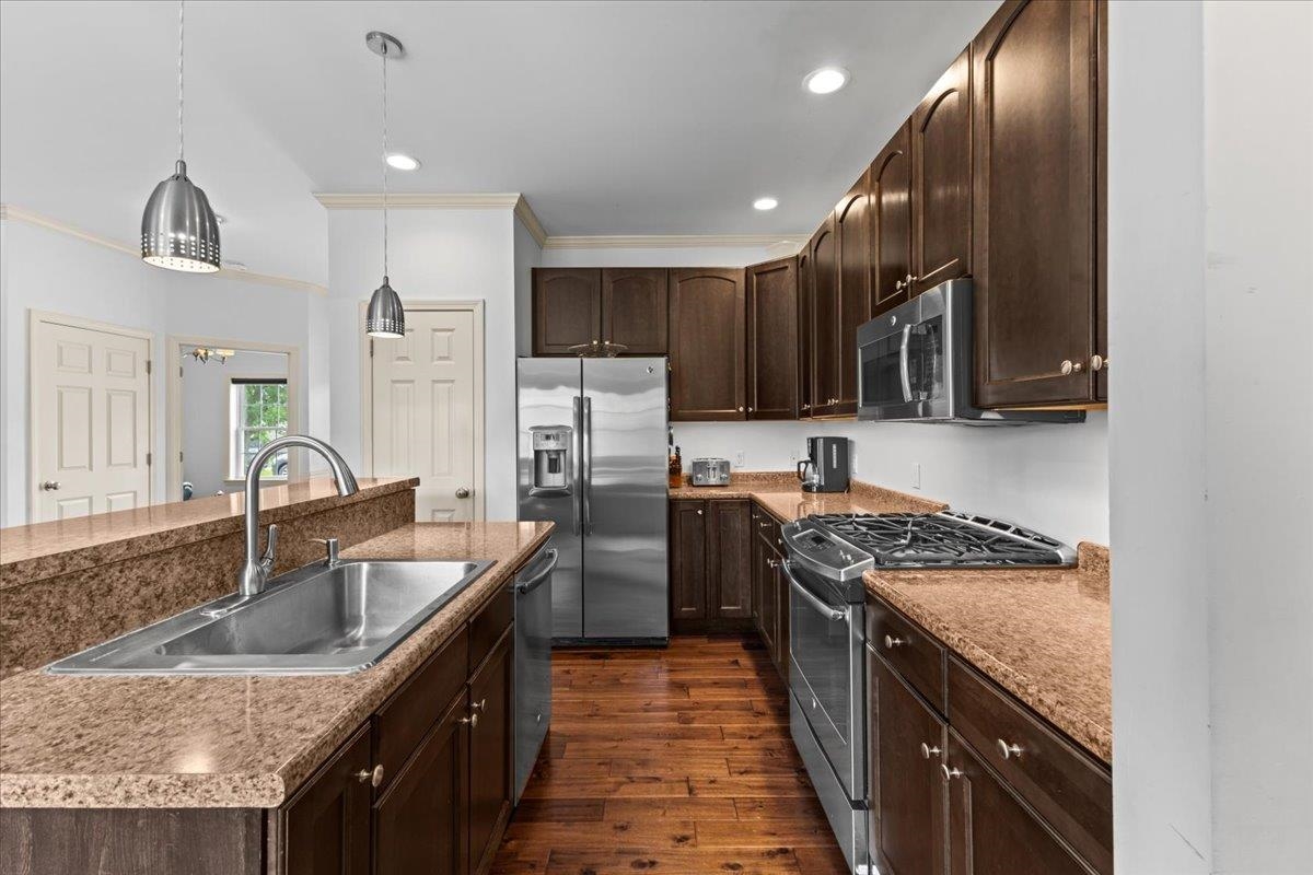 47 Jakes Way Williston, VT 05495 - Photo 4 of 38