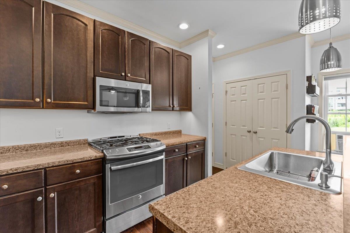 47 Jakes Way Williston, VT 05495 - Photo 5 of 38