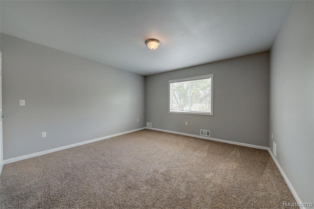 503 East Clinton Street Howell, MI 48843 - Photo 40 of 58