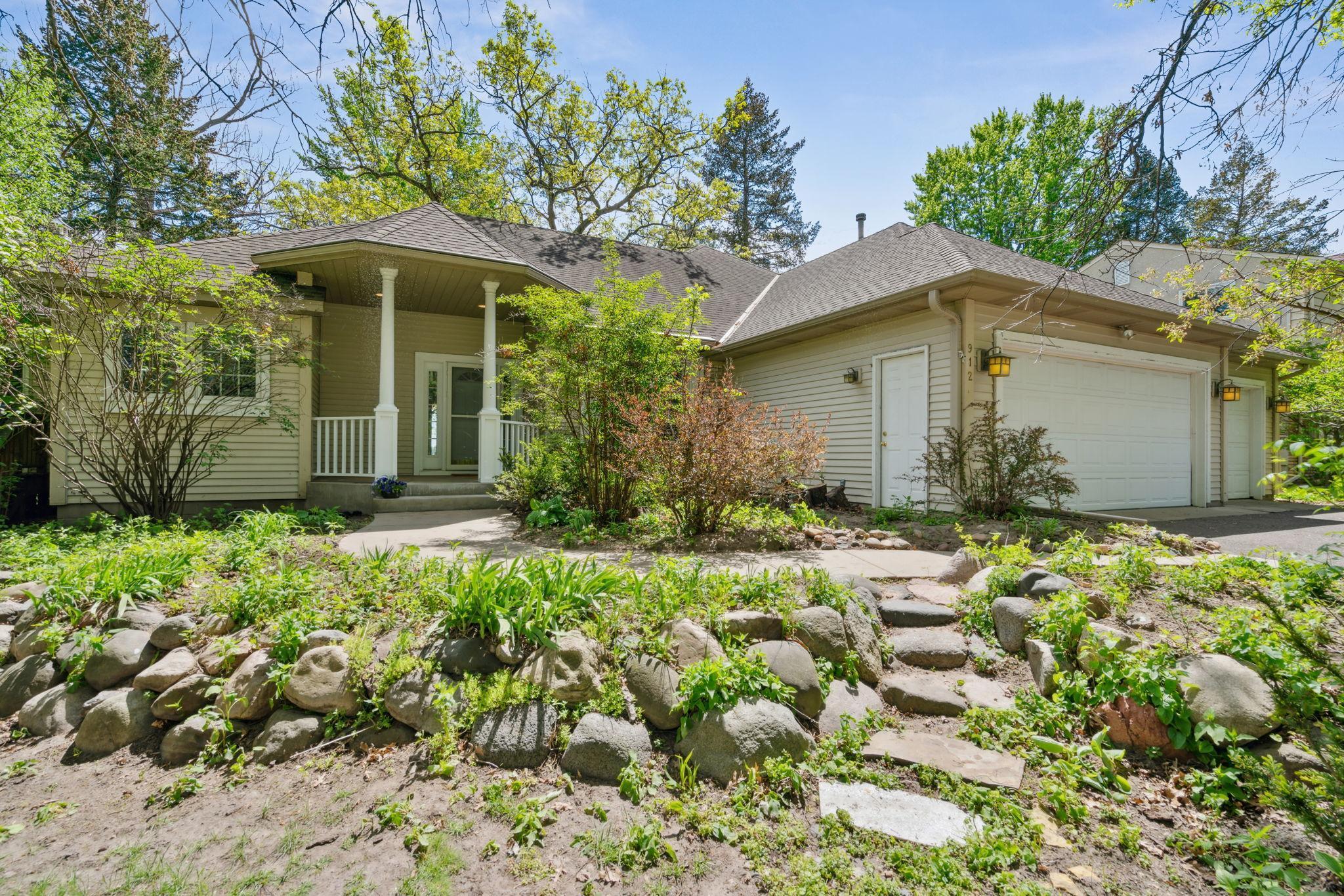 912 County Rd I Shoreview, MN 55126 - Photo 1 of 1