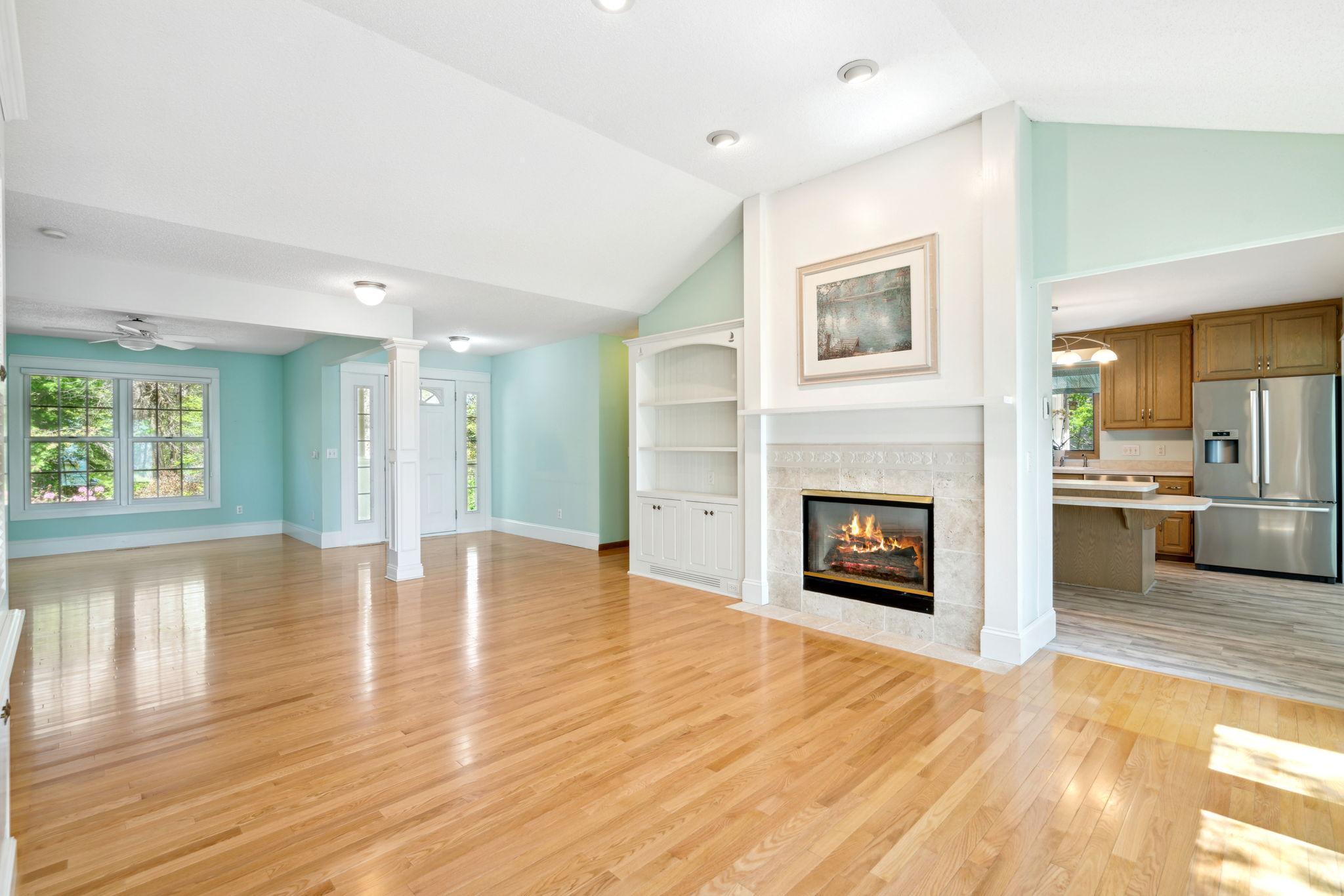 912 County Rd I Shoreview, MN 55126 - Photo 6 of 44 Gallery Image 6
