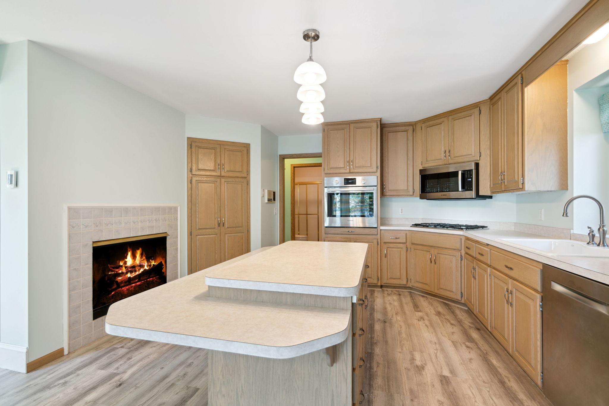 912 County Rd I Shoreview, MN 55126 - Photo 10 of 44 Gallery Image 10