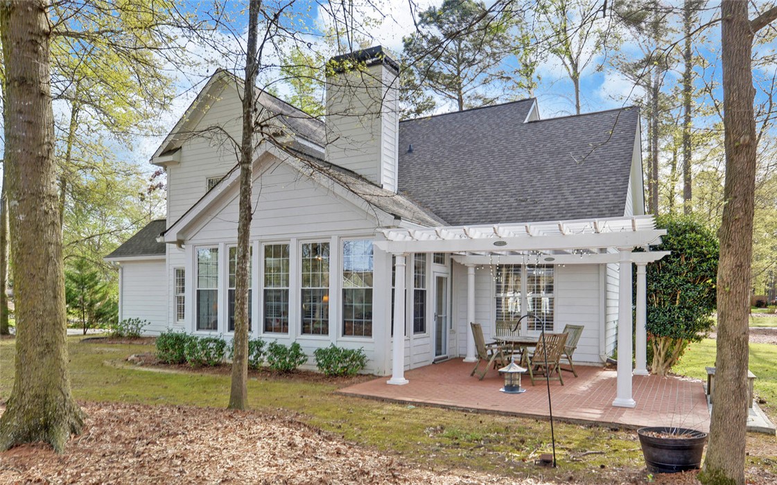 39 Azalea Drive Hartwell, GA 30643 - Photo 41 of 45 This inviting home offers an ideal outdoor living space, perfect for relaxation and gatherings.