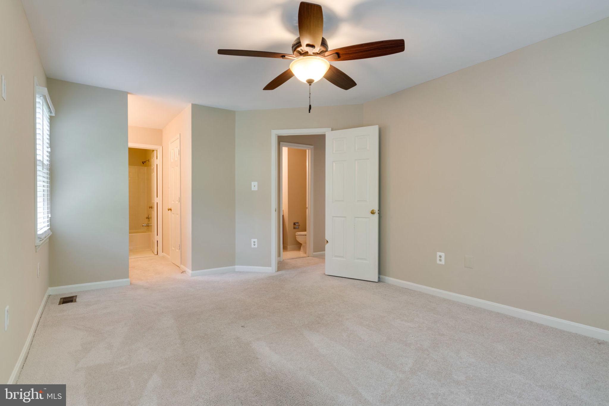 8130 Cliffview Avenue Springfield, VA 22153 - Photo 25 of 50 Main level master