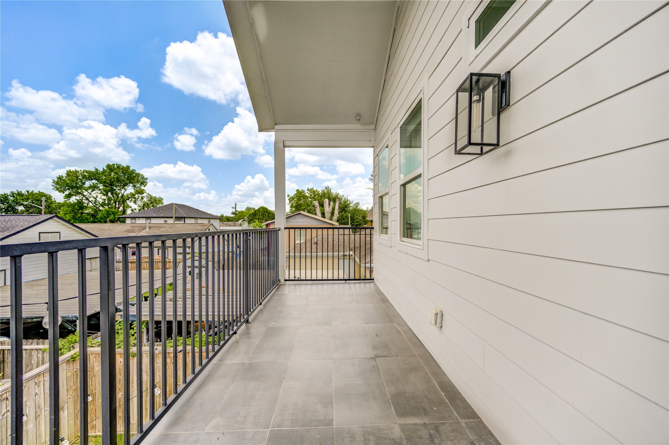 18 Sidney Street, Unit A Houston, TX 77003 - Photo 27 of 30 a view of a balcony