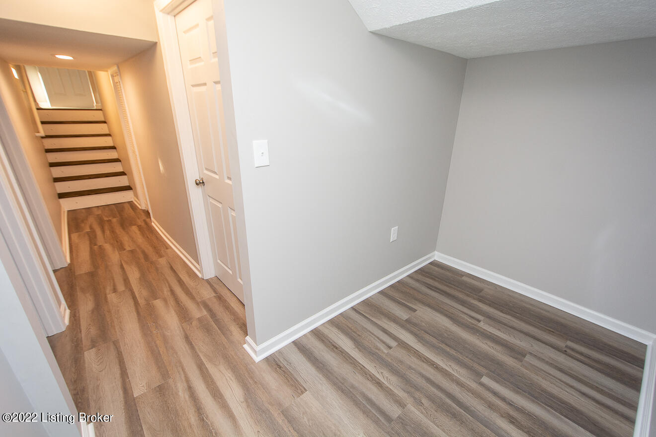 9310 Fairground Road Louisville, KY 40291 - Photo 33 of 48 Basement entry