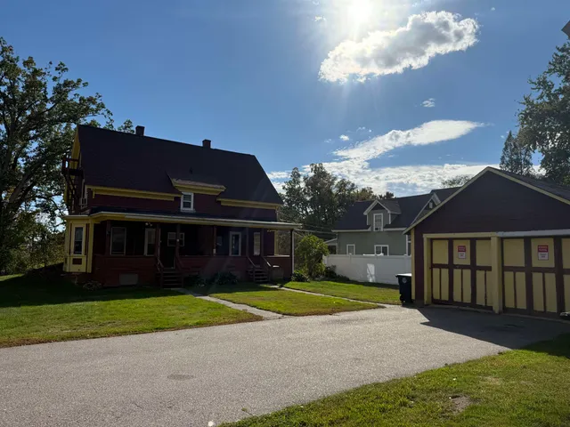 $2,200 | 189 East Bow Street, Unit A, Franklin, NH 03235