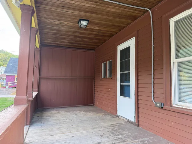 $2,200 | 189 East Bow Street, Unit A, Franklin, NH 03235