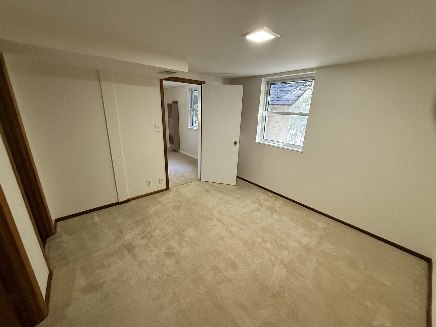 5209 12th Avenue Moline, IL 61265 - Photo 27 of 33 an empty room with windows