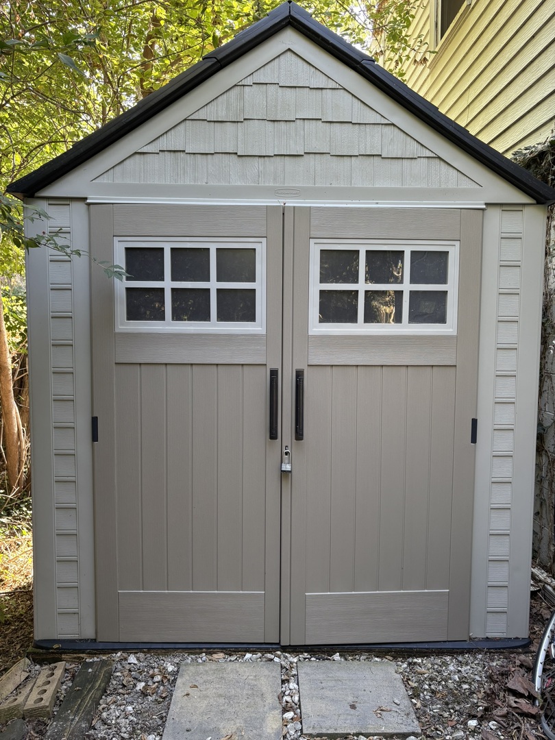 5209 12th Avenue Moline, IL 61265 - Photo 33 of 33 a front view of a house