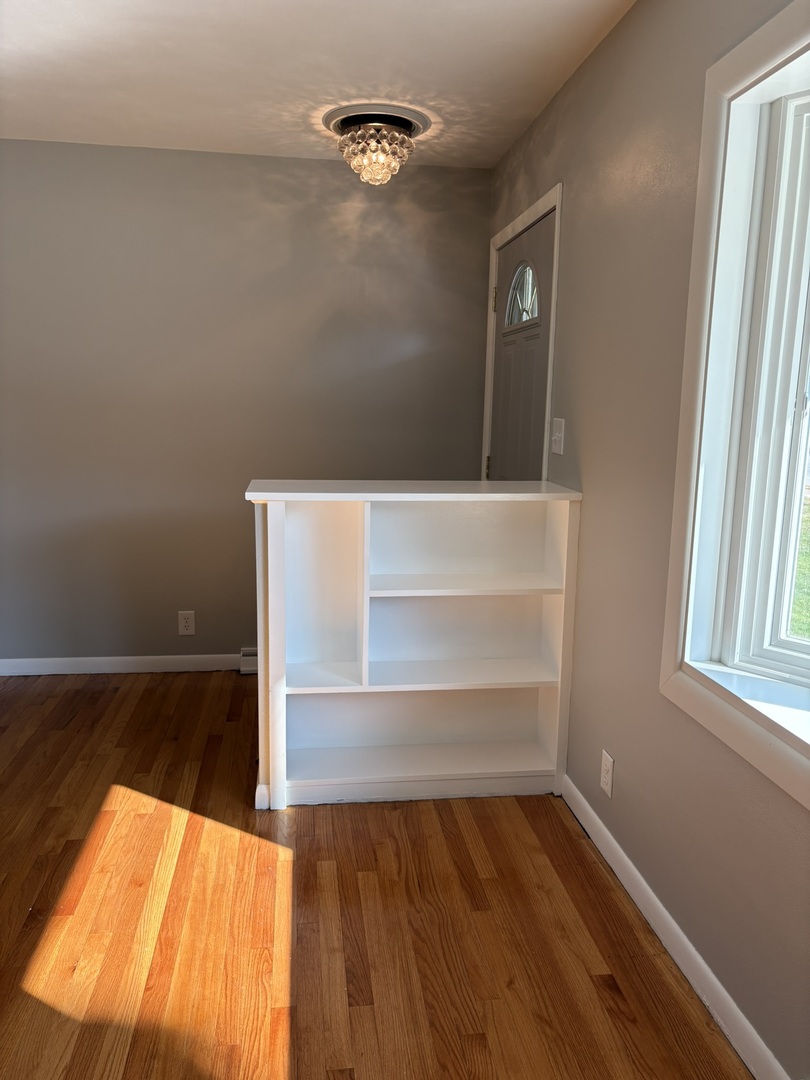 5209 12th Avenue Moline, IL 61265 - Photo 9 of 33 a view of walk in closet