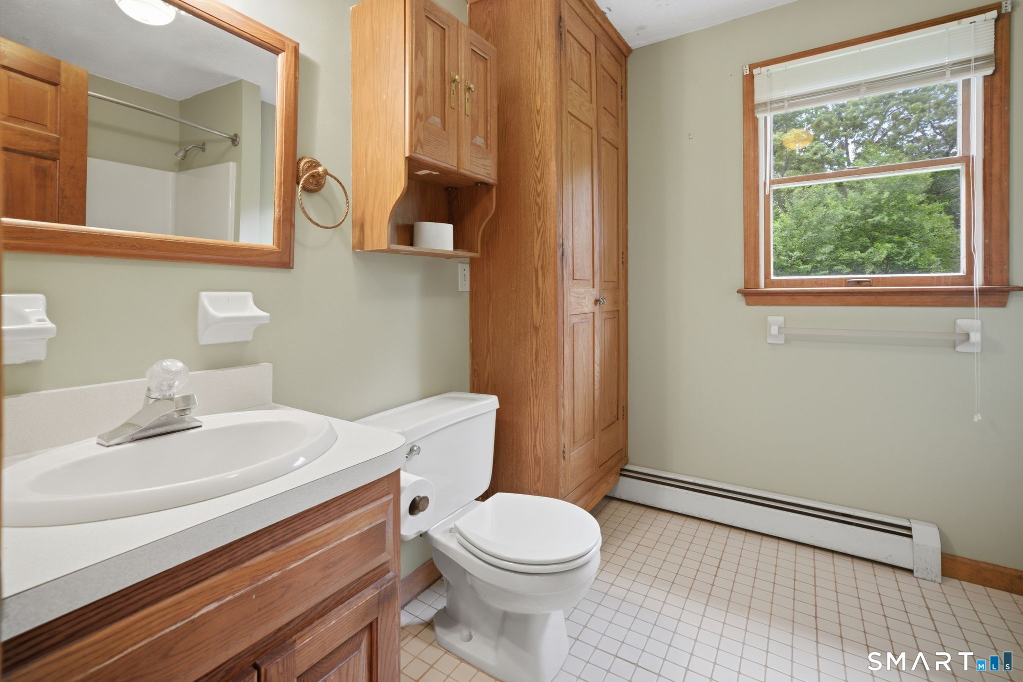 141 Hebron Road Bolton, CT 06043 - Photo 21 of 34 2nd floor bathroom