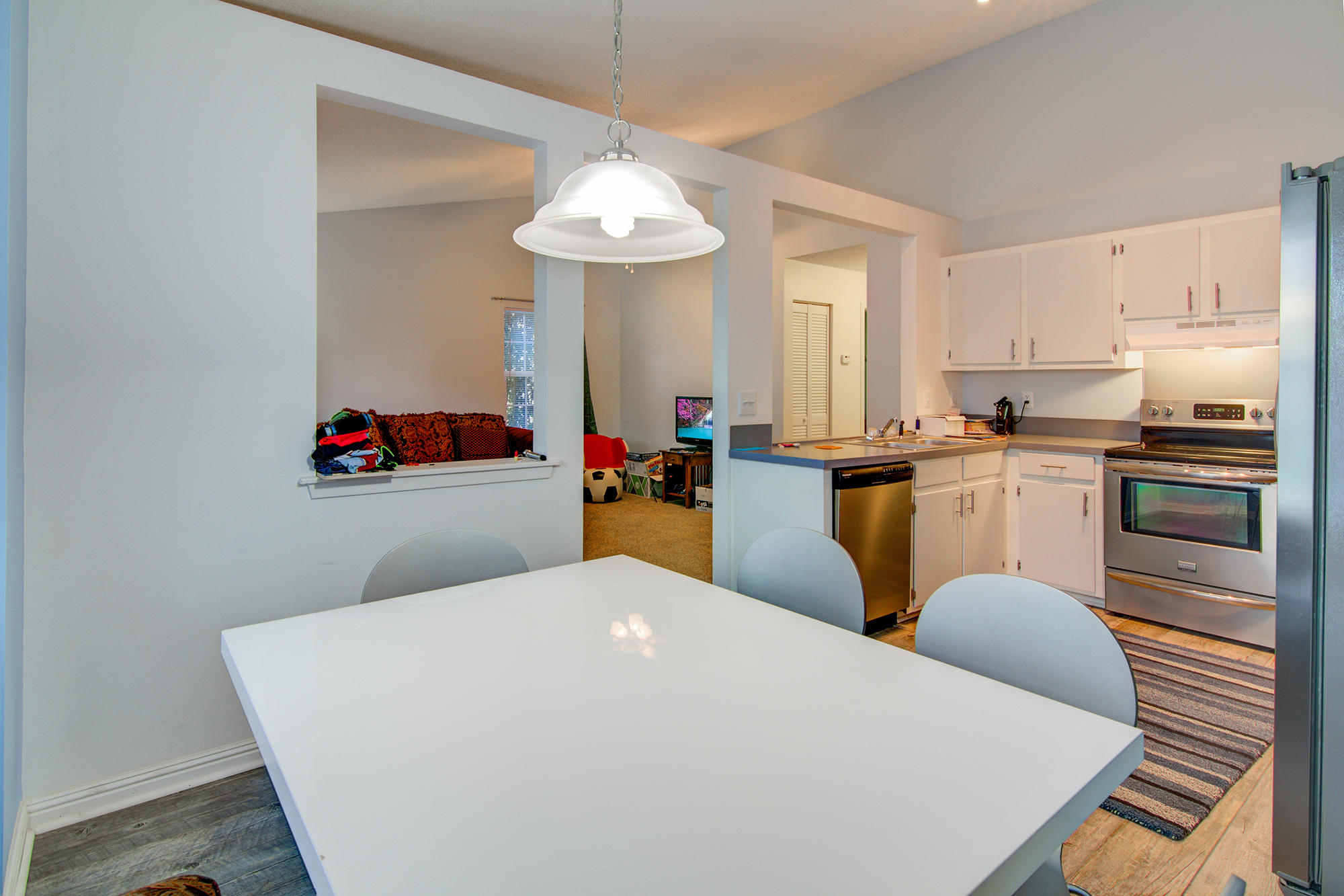 106 Coventry Road Summerville, SC 29486 - Photo 5 of 19 Eat-in Kitchen