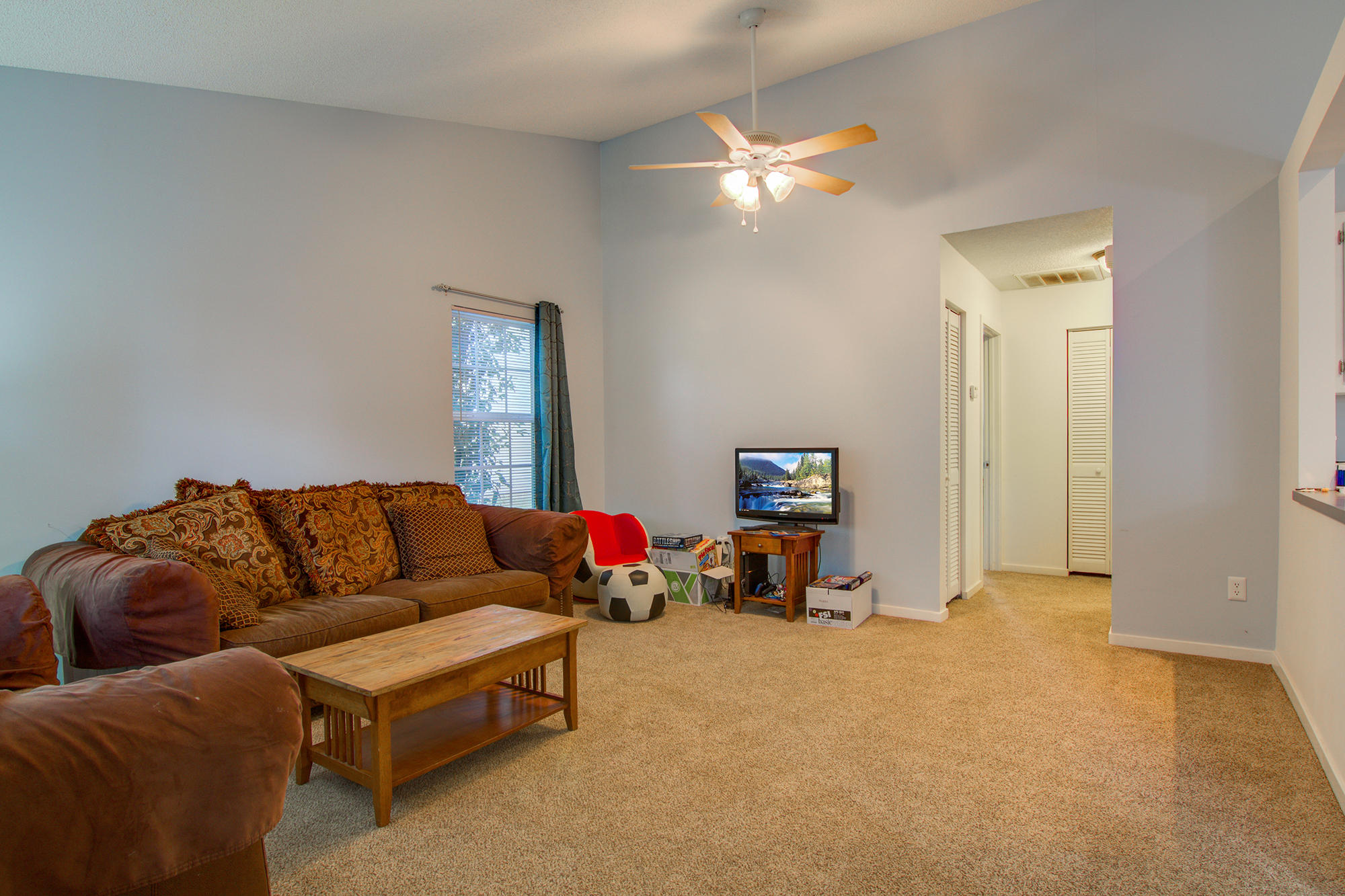 106 Coventry Road Summerville, SC 29486 - Photo 7 of 19 Living Room