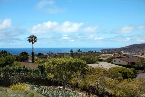 $4,298,000 | 933 Coast View Drive, Laguna Beach, CA 92651