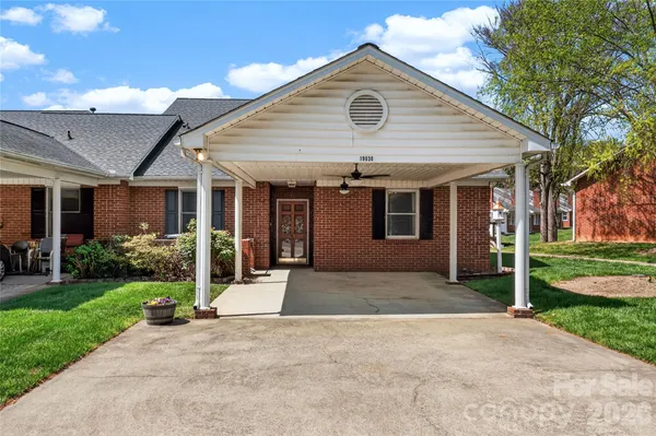 $315,000 | 19830 Oak Leaf Circle, Unit 57, Cornelius, NC 28031