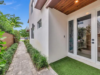 $1,865,000 | 1808 Coral Ridge Drive, Fort Lauderdale, FL 33305