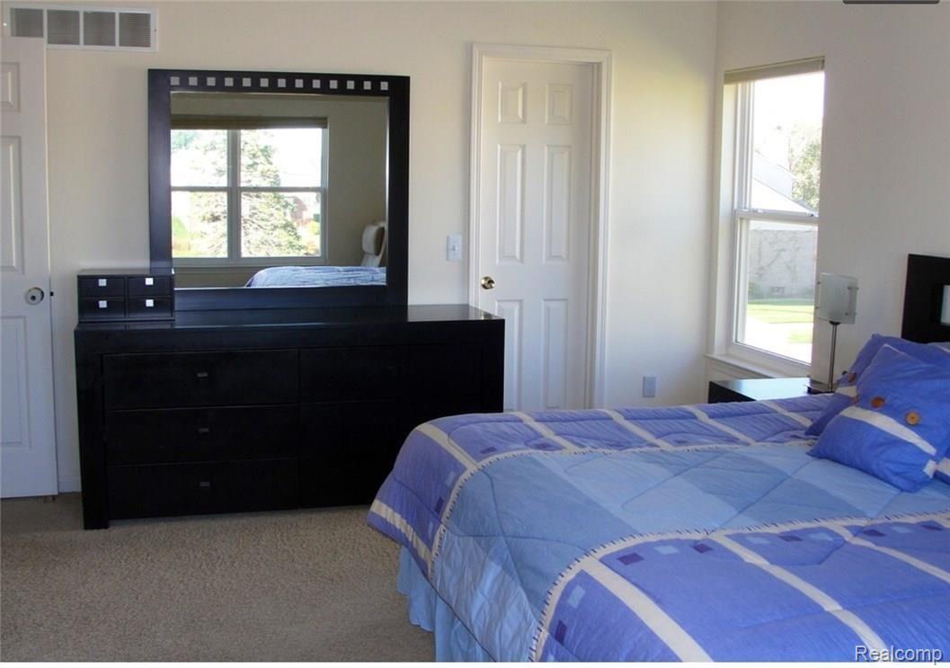 3729 Everett Drive Rochester, MI 48307 - Photo 19 of 34 image.jpg