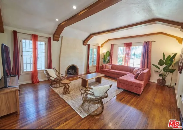 $6,995 | 1522 Pandora Avenue, Los Angeles, CA 90024