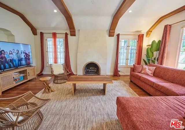 $6,995 | 1522 Pandora Avenue, Los Angeles, CA 90024