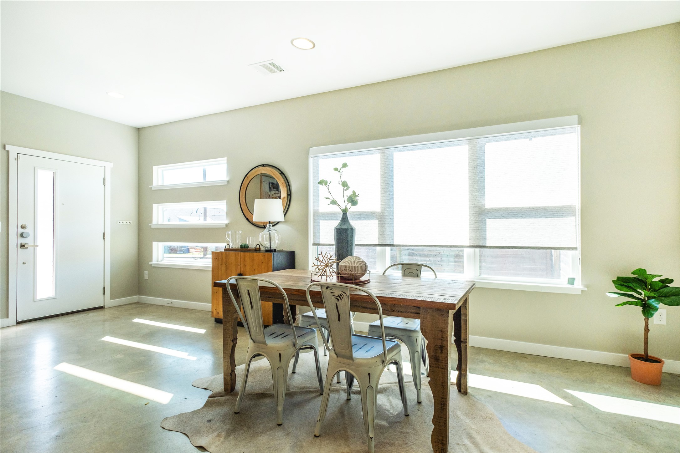 7601 Bethune Avenue, Unit B Austin, TX 78752 - Photo 6 of 39 Dining area featuring baseboards