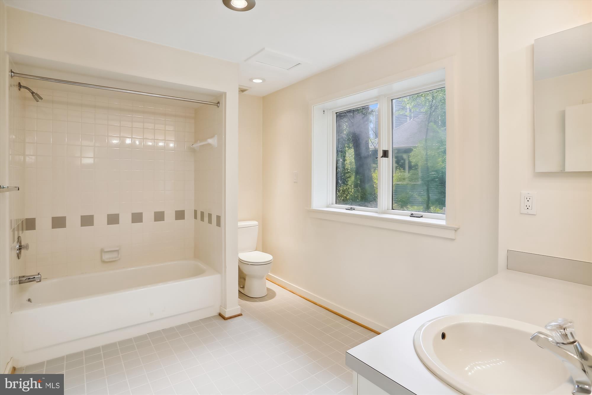 1652 Wild Pine Way Reston, VA 20194 - Photo 30 of 43 Lower level bath