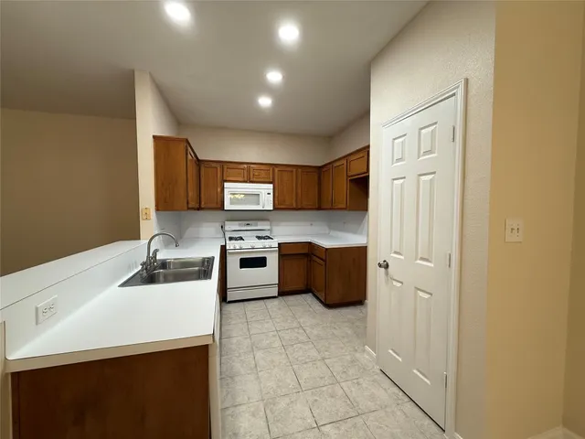 $1,650 | 303 Kates Way, Hutto, TX 78634