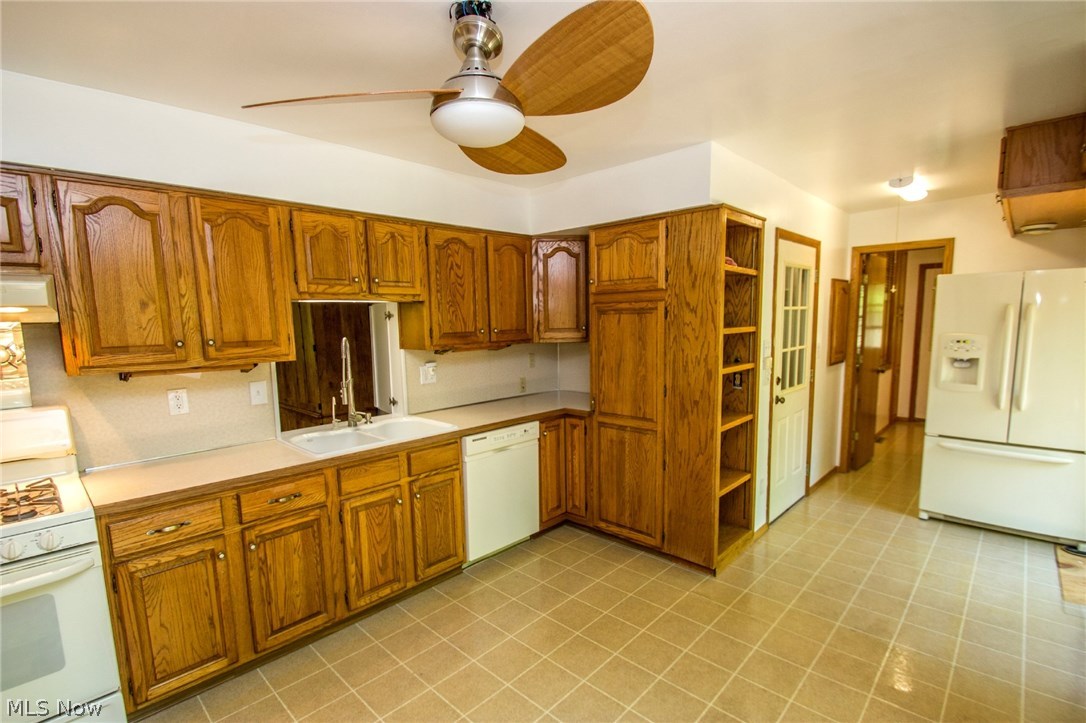 8107 Stone Road Independence, OH 44131 - Photo 10 of 29 Kitchen