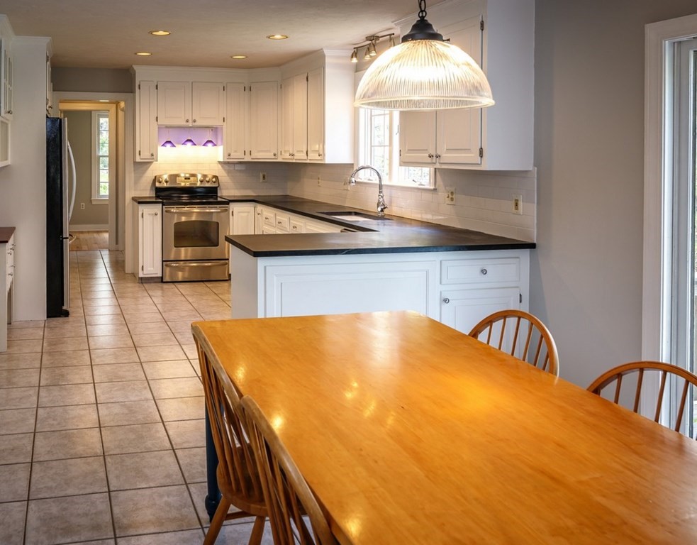 46 Wayside Road Westborough, MA 01581 - Photo 11 of 33 Gallery Image 11